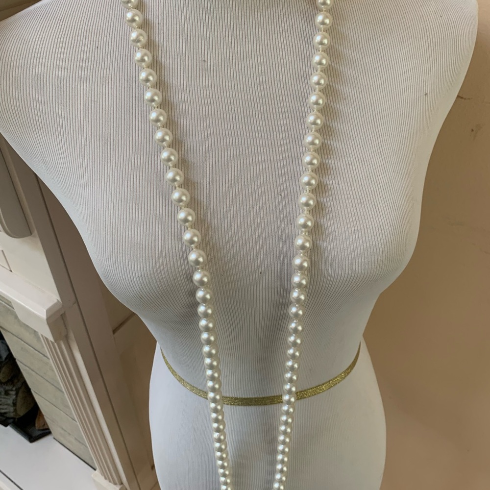Pearlescent beaded strand necklace